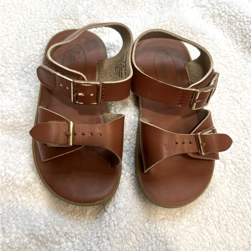 Toddler Footmates Sandals /Size 7